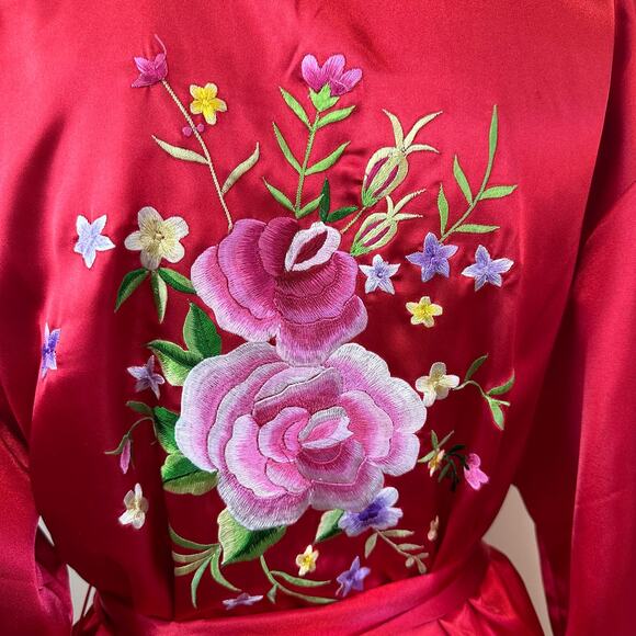 Blloomingdale's Red Floral Embroidered on Back Satin Kimono Robe One Size - Picture 6 of 10